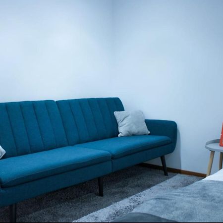 Vlad'S Downtown Apartment Petrila Buitenkant foto